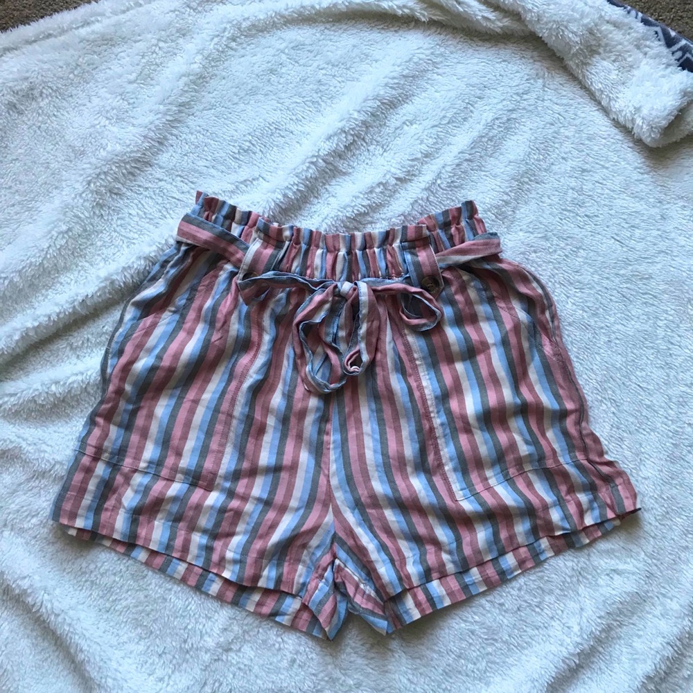High waist paper bag shorts